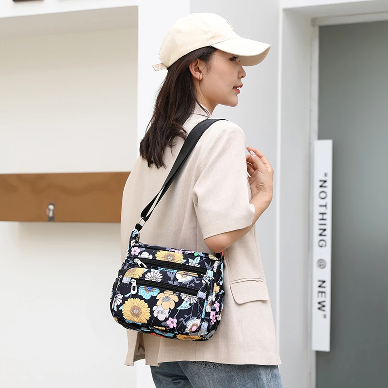 Causal Women Shoulder Bag Waterproof Messenger Bag Multi Layer Nylon Bag Female Travel Clutch Bag Woman Crossbody Mother Bag