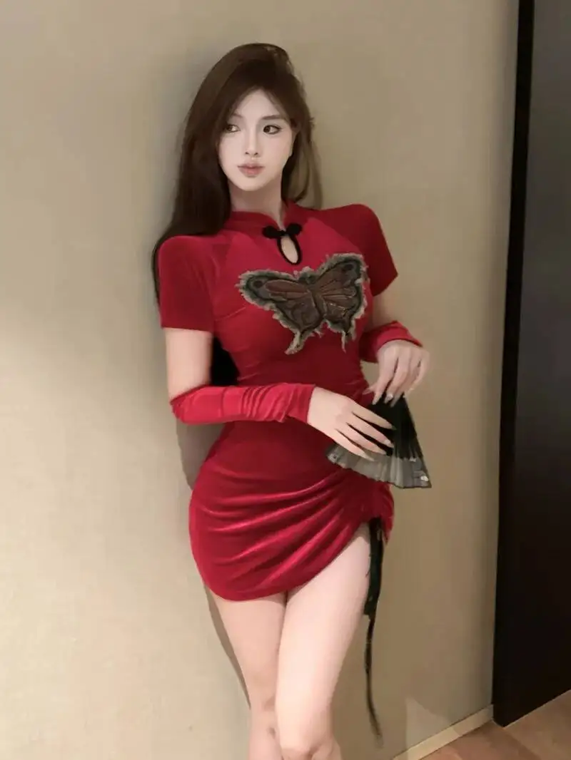 Design Sense: New Chinese Cheongsam Christmas Red Long Sleeved Tight Fitting Irregular Fashion Spicy Girl Dress Elegant PBC8