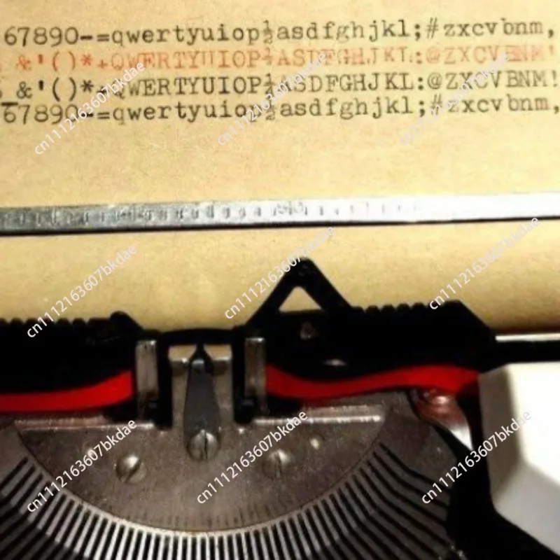 Vintage English Typewriter Mechanical Typing Normal Retro Art Collection Gifts Old Things.Used Item, in Good Working Condition