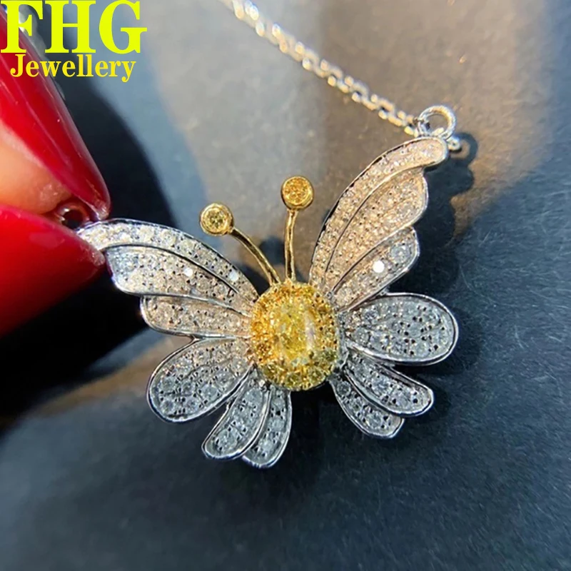 18k Au750 Gold Natural yellow and white diamond 0.4Cara butterfly Necklace Wedding Party Engagement Anniversary Fashion Elegance