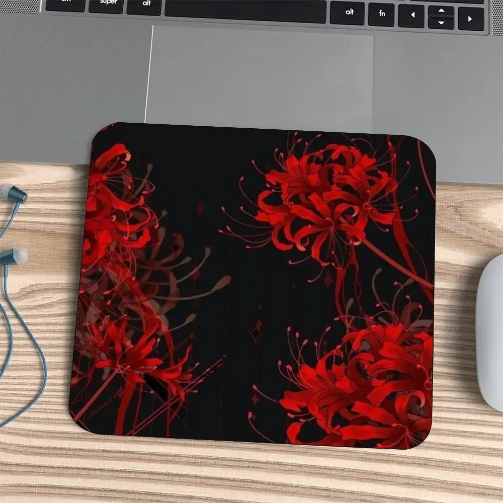 CIFBUY Pretty Red Spider Lily Anime Gaming Mouse Pad Large Desk Mat Non Slip Lock Edge Keyboard Mat Office Computer Gamer Decor