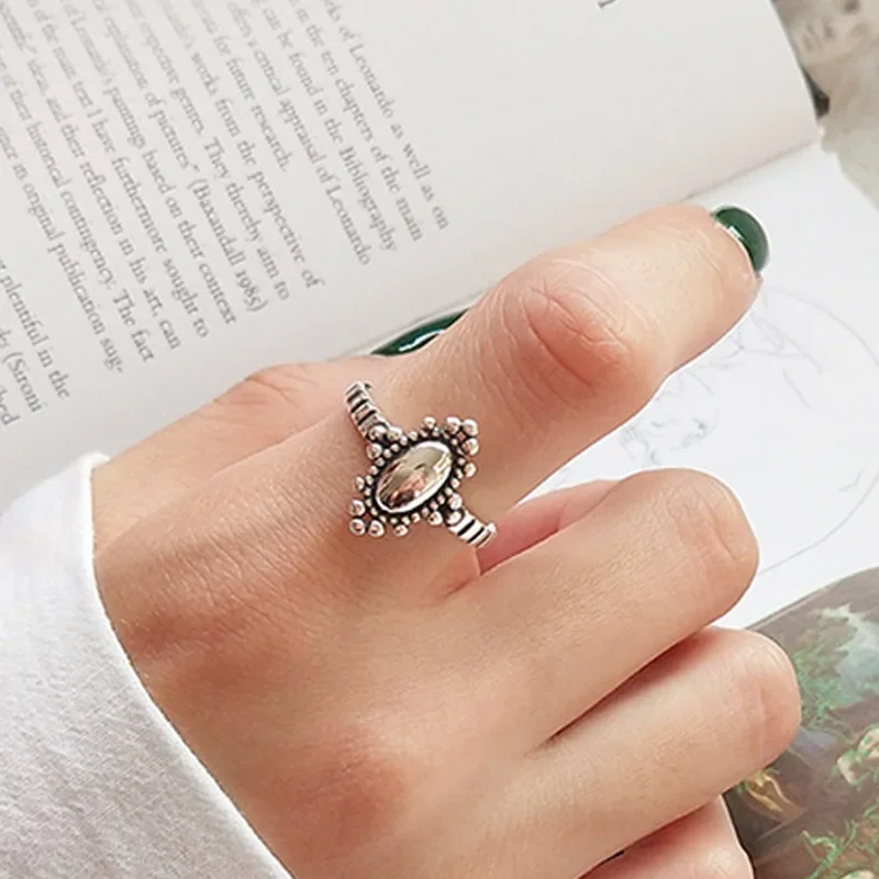 Fashion Silver Ring Retro Personality Oval Elegant Mirror Geometric Ring for Women Vintage Temperament Jewelry Accessories