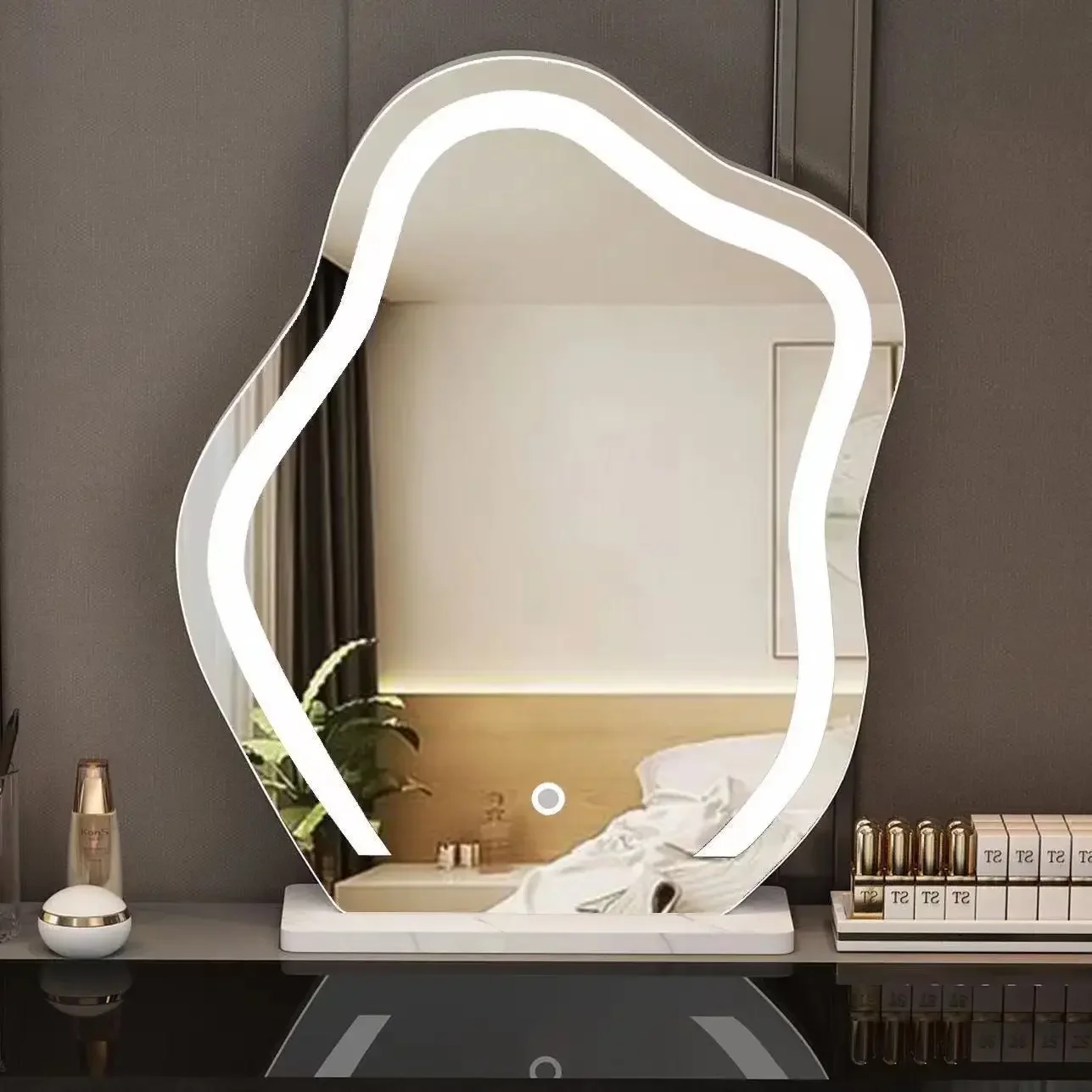 TAO TAO Cloud with lamp desktop beauty mirror ins wind vanity mirror smart mirror