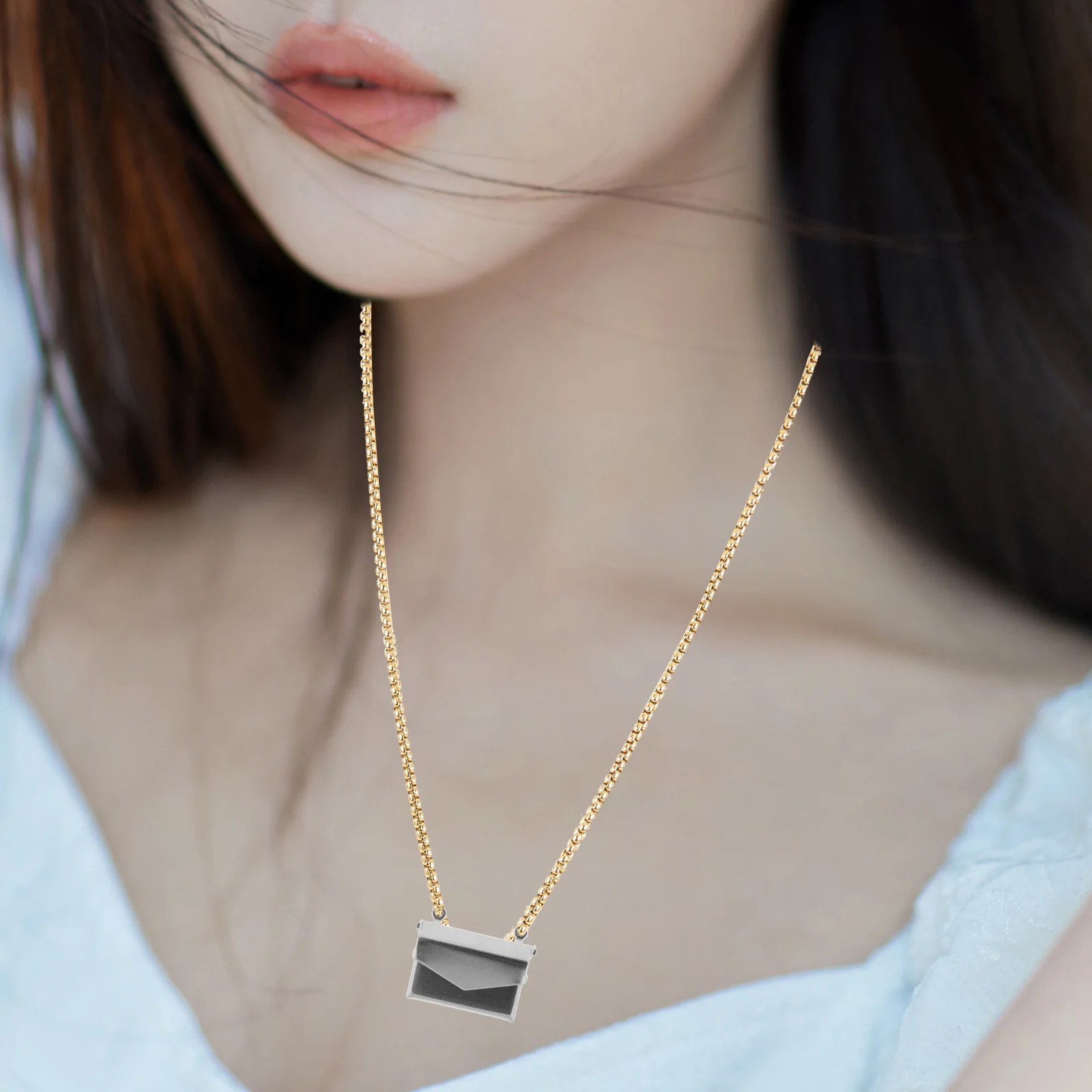 Рисунок 2 - подвеска для фотографий для женщин