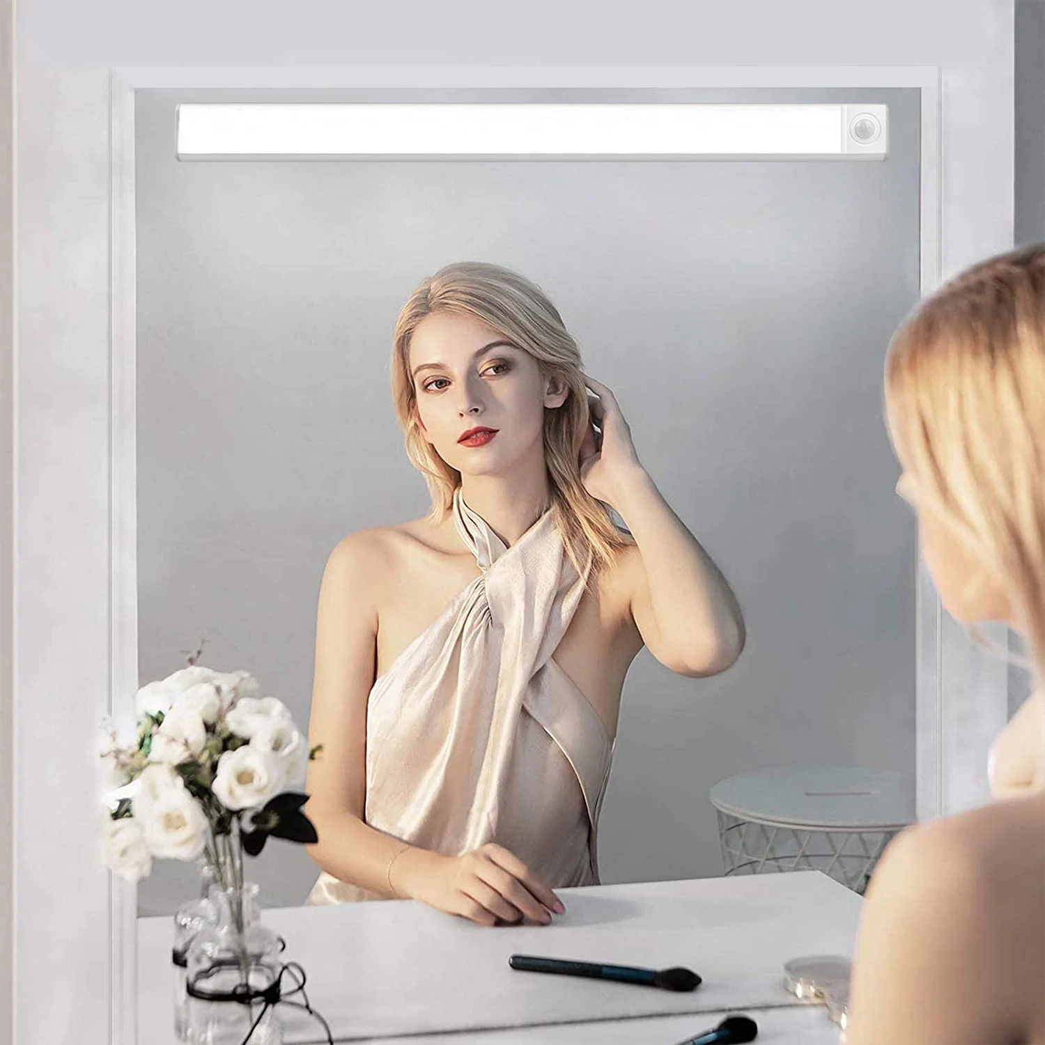 

USB Charging LED Mirror Light Vanity With PIR Sensor Motion Detection,Rigid Bar Lamp Stick on Bathroom Mirrors Lighting Dedicate