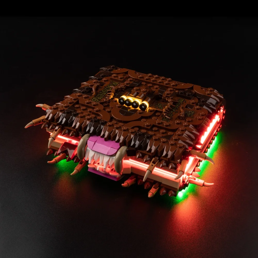 

Набор освещения для радиоуправляемой версии LEGO Chomping Monster Book of Monsters не включает строительный блок (только комплект светодиодных фонарей)