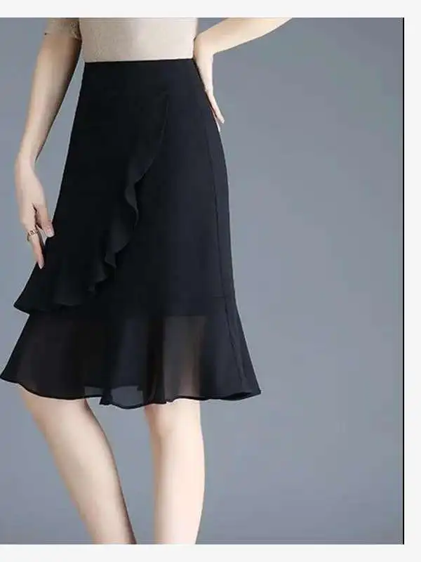 

Черная шифоновая юбка. Женская тонкая юбка трапециевидной формы с высокой талией. Юбка с запахом. Повседневная одежда со сборками по подолу.