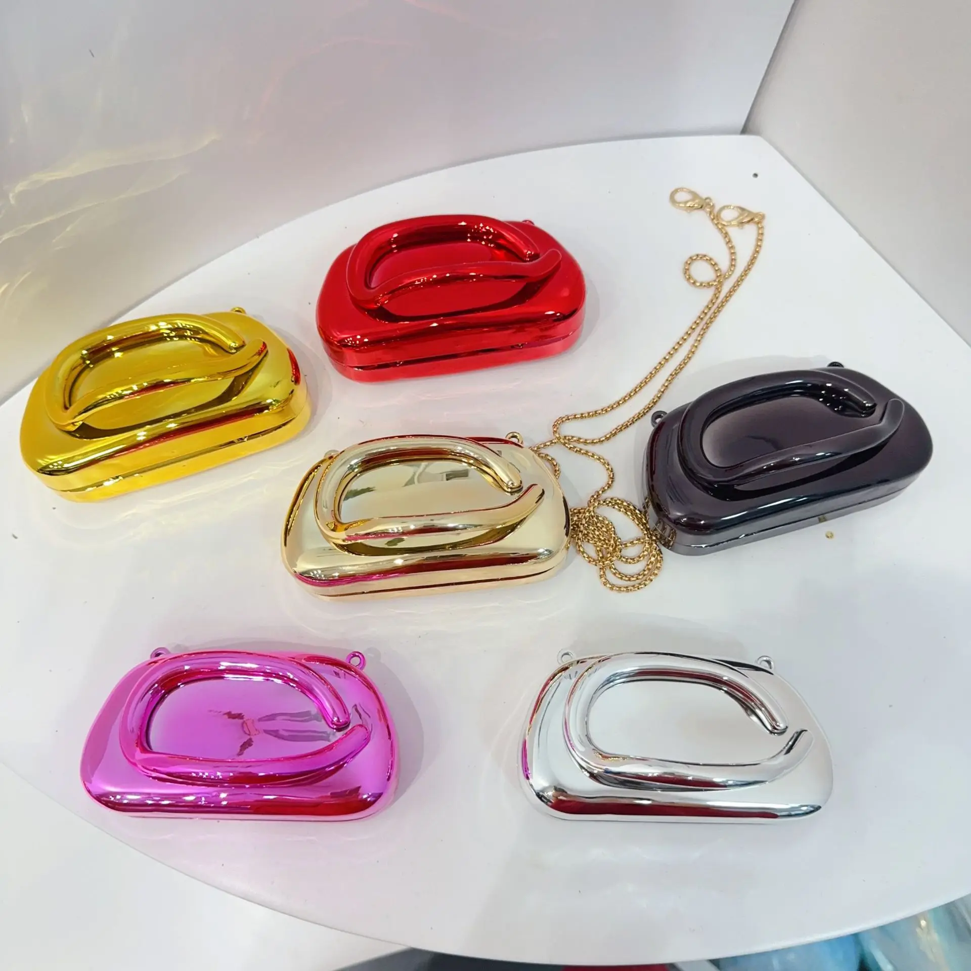 Bolso de Mano Mini de Acrílico Bicolor Dorado y Plateado, Tipo Clutch Rígido con Cierre Metálico, Portátil, para Eventos Formales, Bodas, Fiestas, Cenas y Ocasiones Especiales para Damas