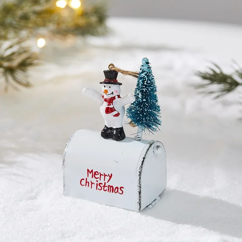 Shopping Mall Holiday Ornament Indoor Christmas Wrought Iron Small House Mailbox  and Outdoor Decoration Window Props Bar