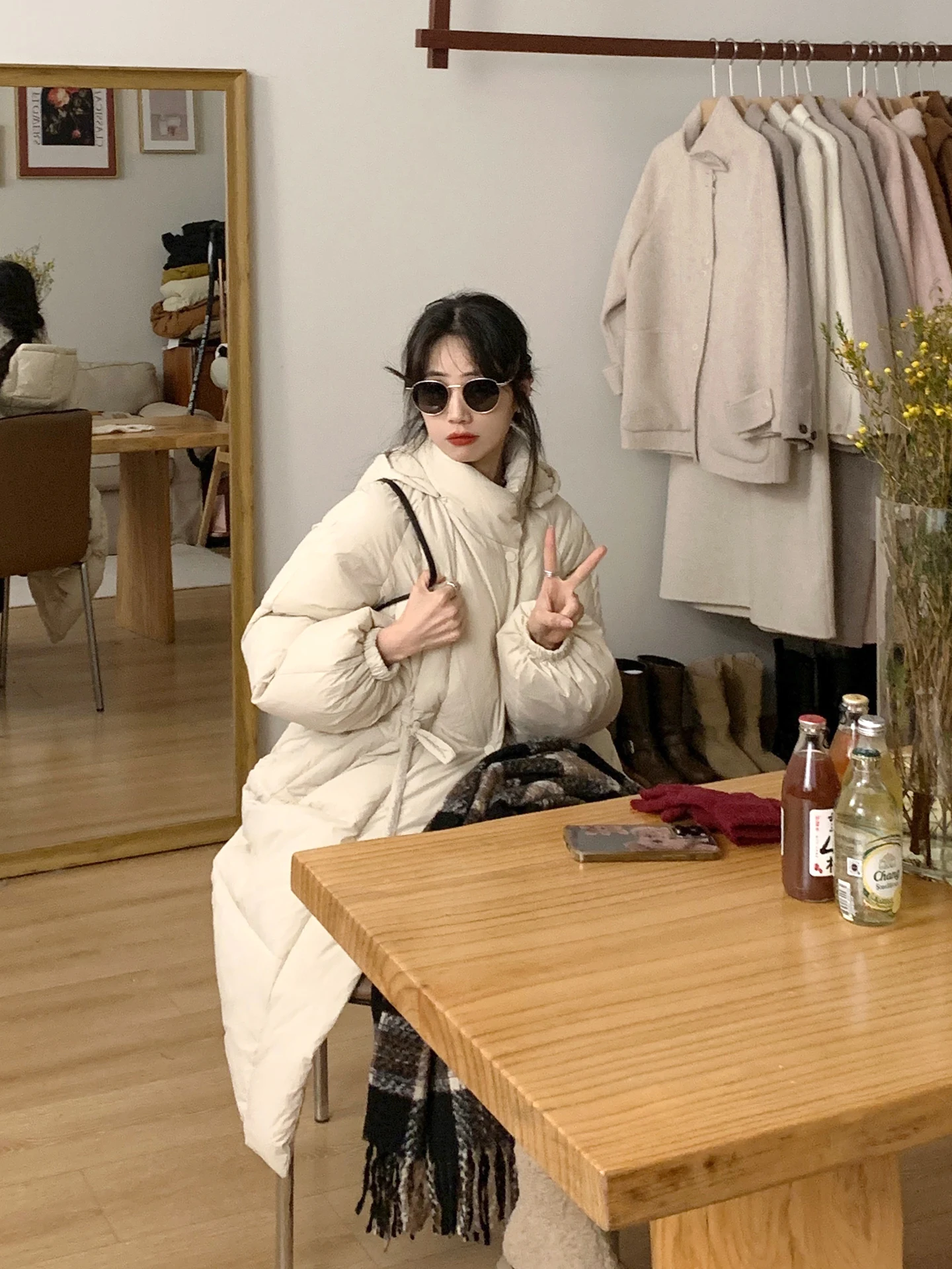 

Корейское пуховое пальто BRIVIN с капюшоном, женское, до колен, повседневное, средней длины, теплое, с длинными рукавами, свободного кроя, однотонное