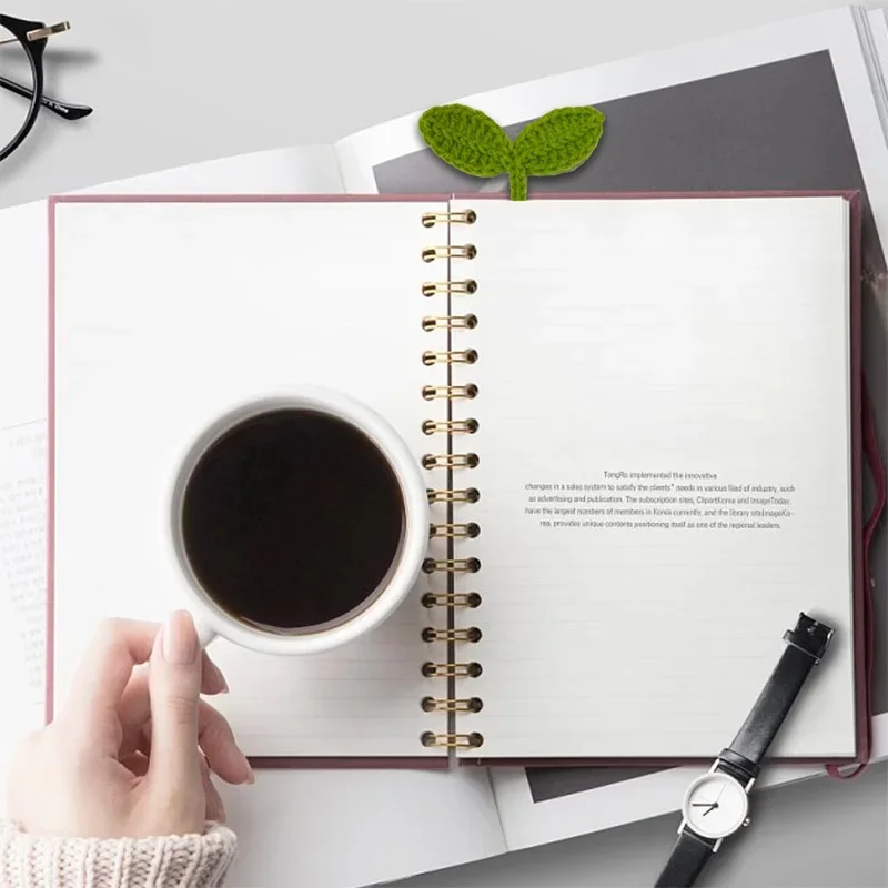 لطيف اليدوية الكروشيه محبوك ورقة تنبت المرجعية الأخضر DIY الحرفية اكسسوارات الديكور هدية للعطلات السنة الجديدة فريدة من نوعها المدمجة