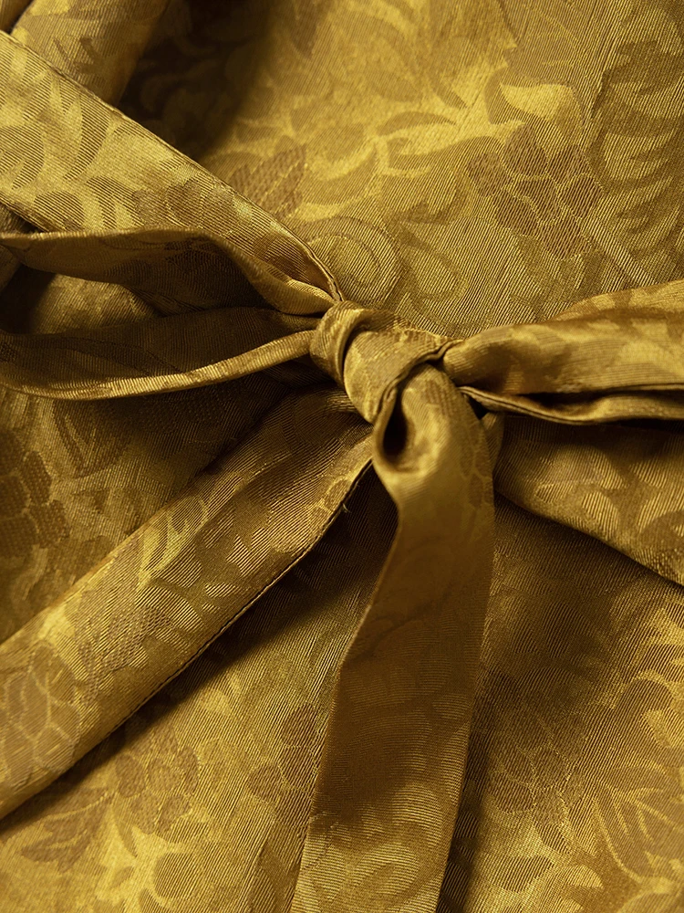 2025年レディースファッション夏新作100%天然桑絹ソングブロケードゴールドレトロベルトデザインラウンドネック半袖ワンピース