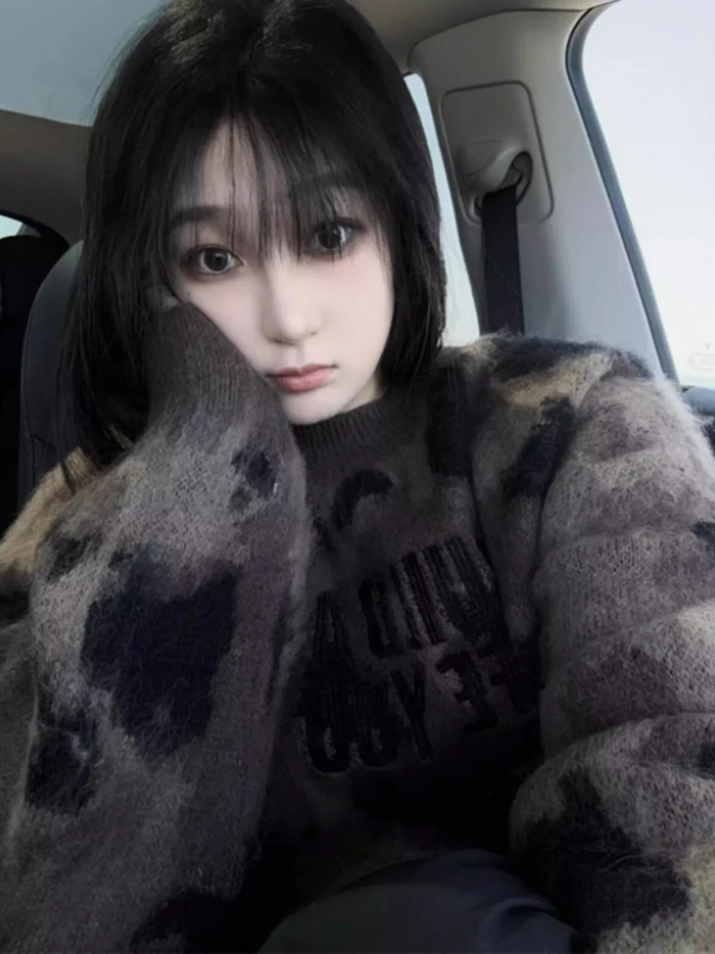 

Свободный вязаный свитер с круглым вырезом и буквенным принтом, винтажный, с эффектом окрашивания, базовый слой для осенне-зимнего повседневного гардероба