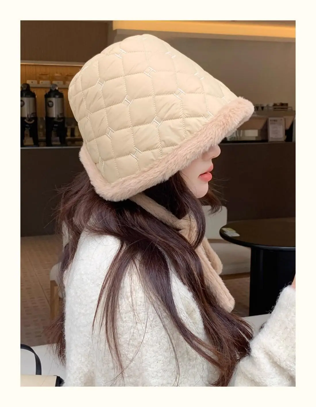 캠핑의자  Korean version 2024 new strap fisherman hat women\'s winter golf warm plush bucket hat versatile down ear protection hat