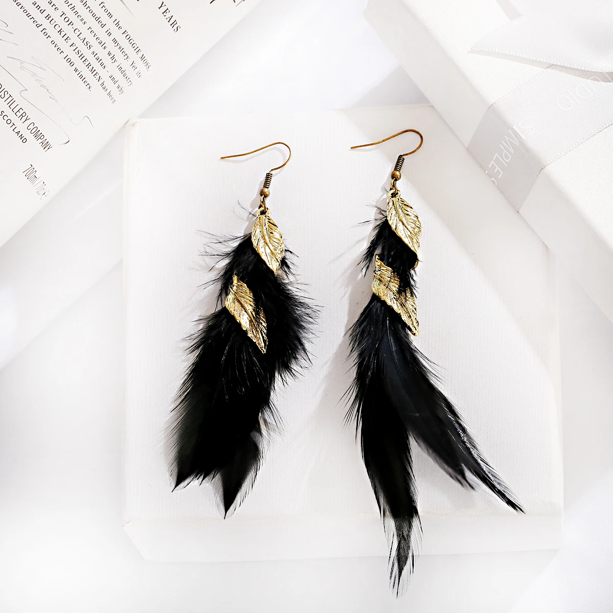 Boho Golden Leaf Feather Earrings for Women Kolczyki Vintage Long Tassel Feather Plush Earrings Charm Banquet Party Jewelry