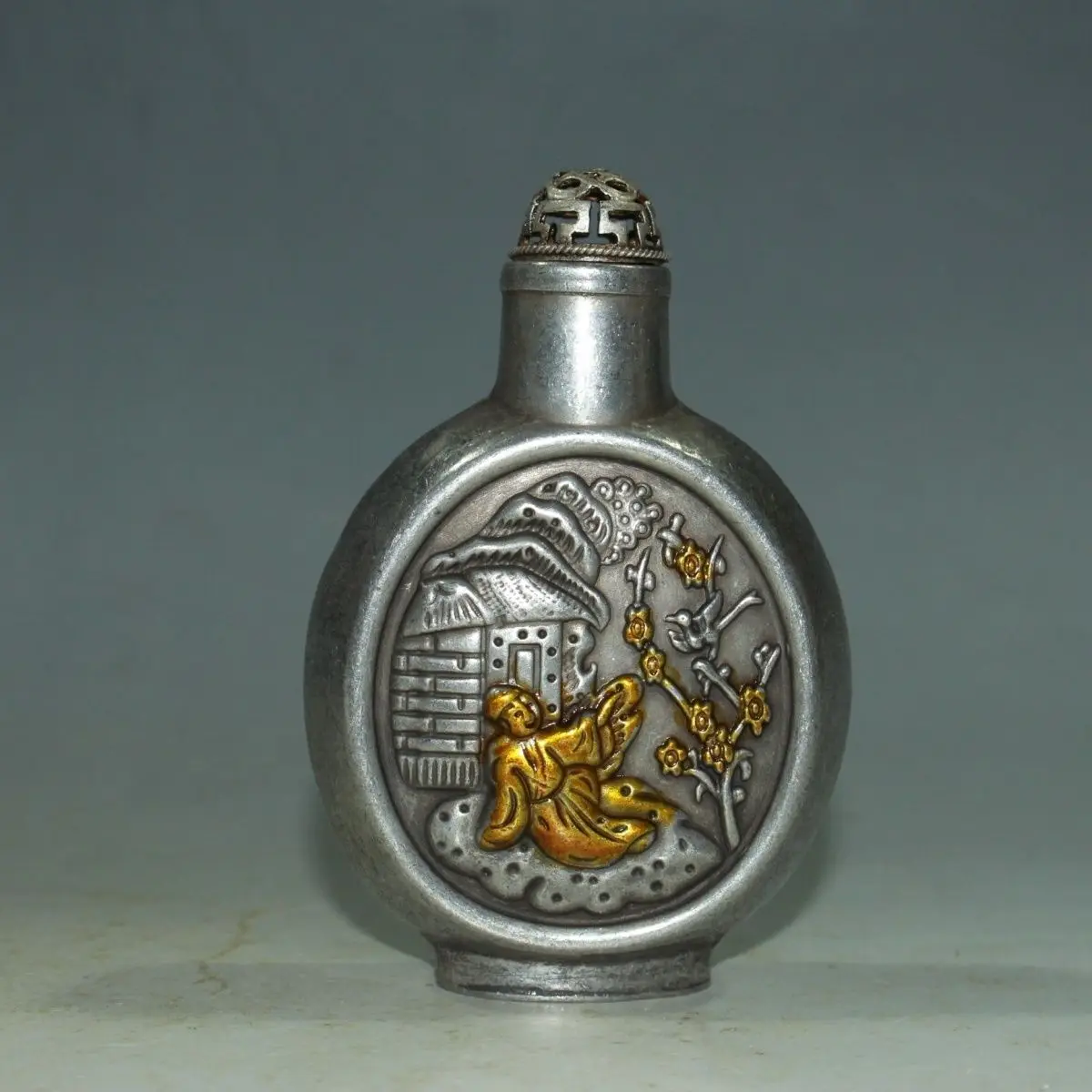 Retro Magpie on Plum Blossom Snuff Bottle mini bottle ﻿