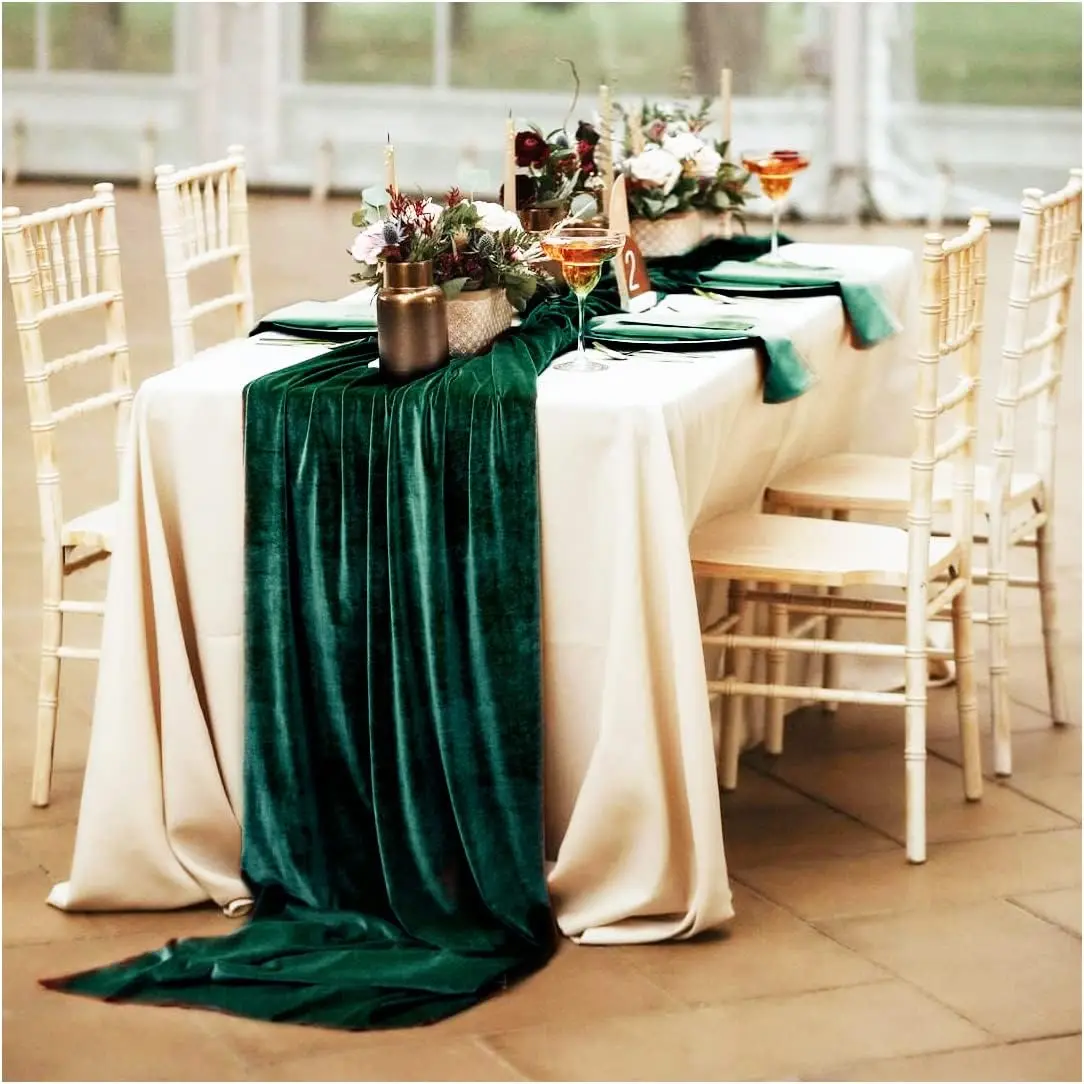 

4 Pieces 29x120 Inches Velvet Table Runner Emerald Green Table Runners Soft Velvet Fabric Runners for Wedding Party Xmas Decorat