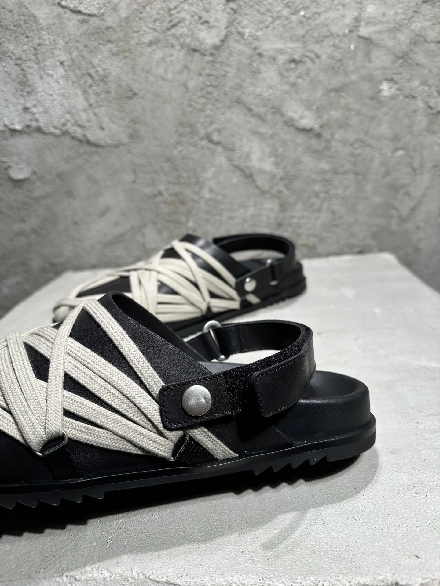 男性サンダルカジュアル牛革女性スリッパよりレースアップ高級ト - Men'S Shoes Qn のレビューと価格