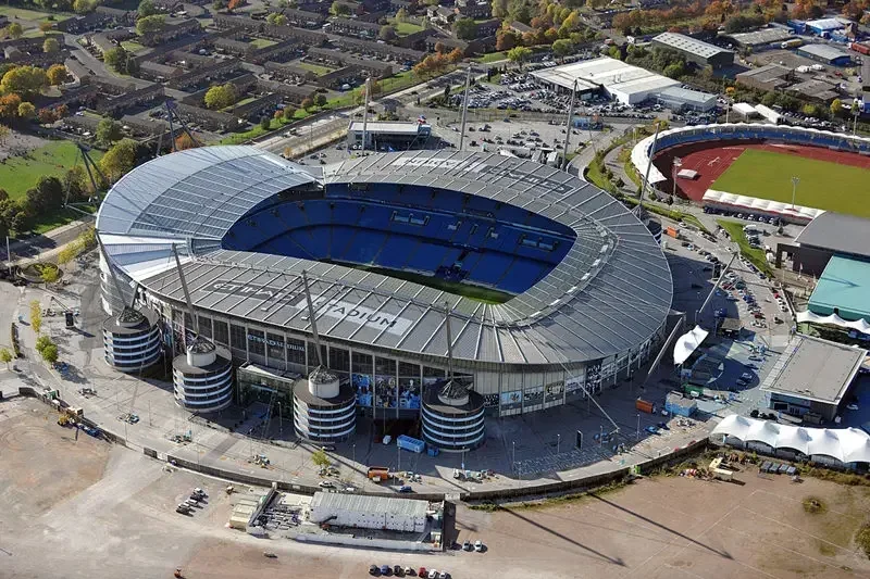 [Zabawne] 130 sztuk/zestaw Aguero England City of Manchester Etihad F.C. RU Football Game Stadiums model budynku zabawka oryginalne pudełko