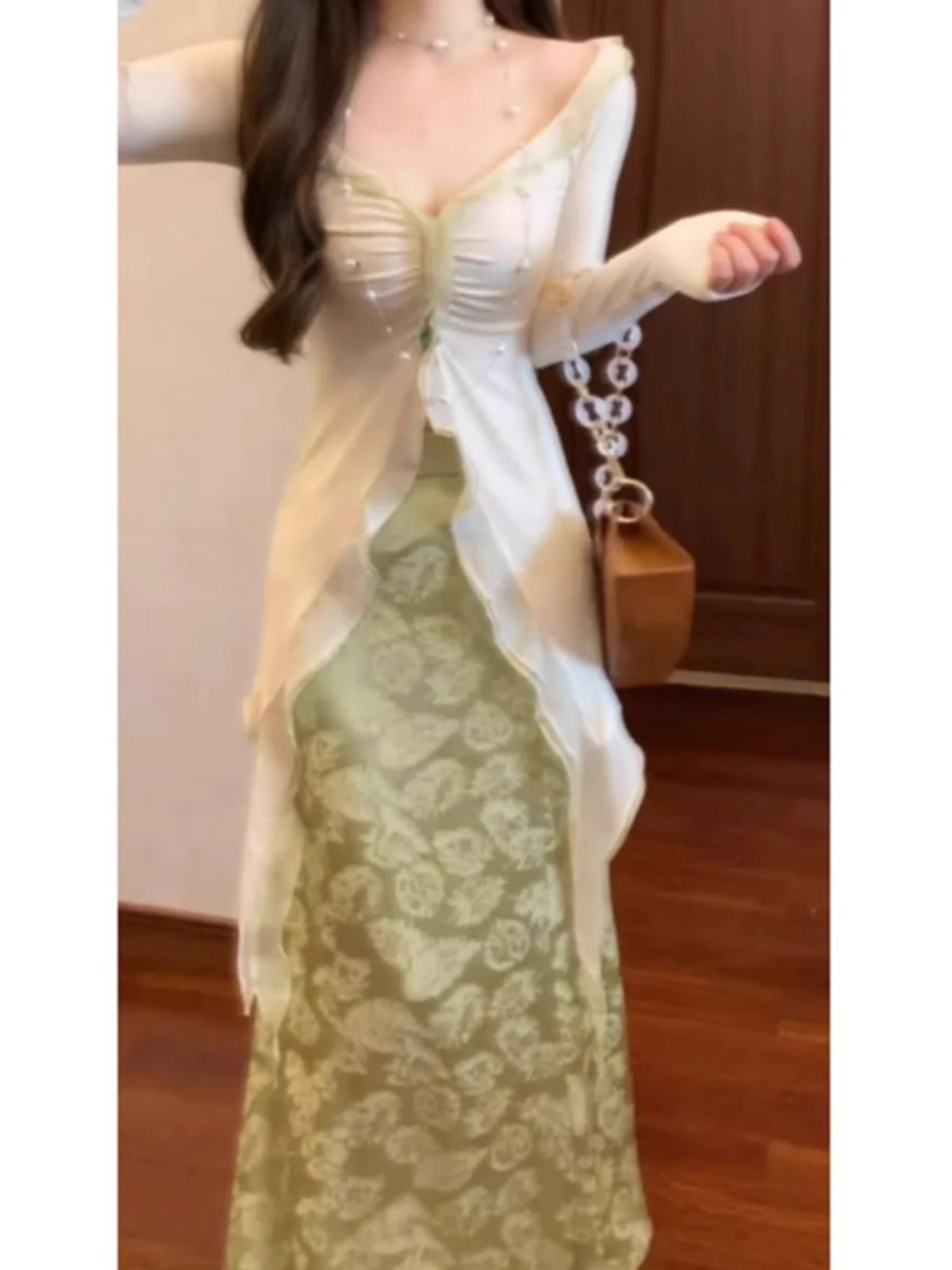 

Spring Fashion Set High-End Sensation Unique Design Top Half-Skirt Two-Piece Set Cotton Comfortable Short Sleeve V-Neck T-Shirt