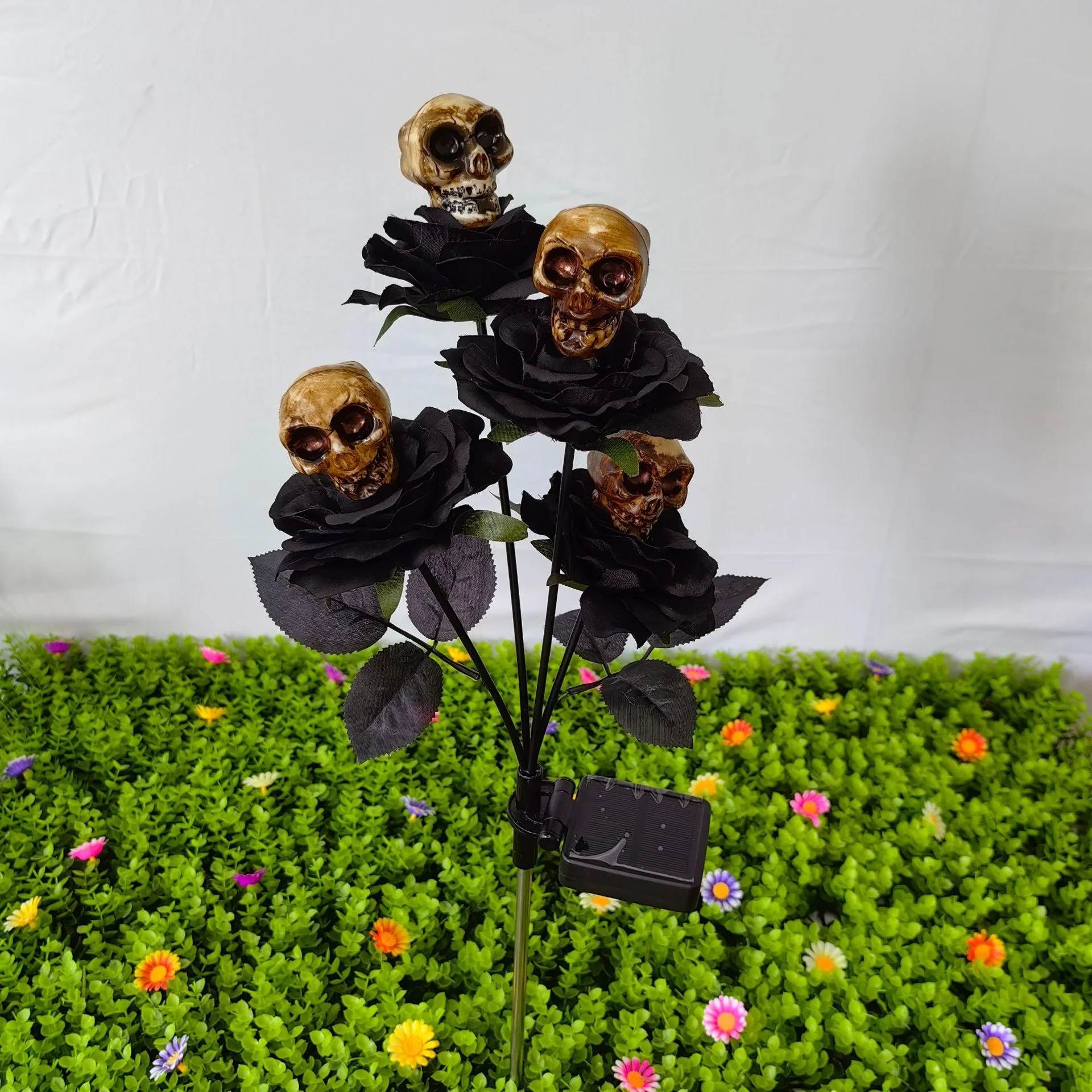 Halloween Skull Lamp Animated Green Rose Skull Lamp Outdoor Scary Skull Stake Atmosphere Garden Patio Decorative Lights