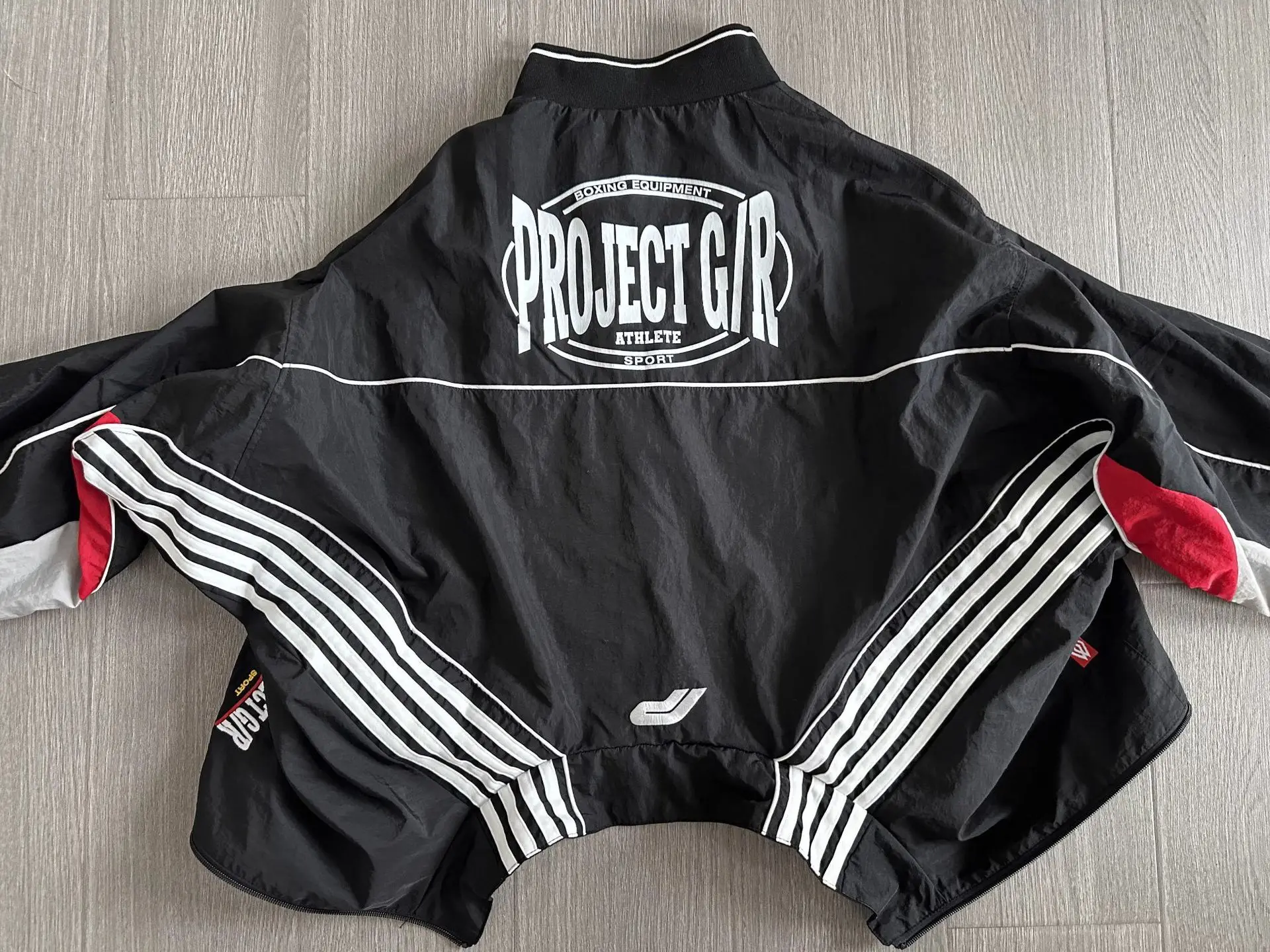 Nowa męska parka z kapturem na zamek błyskawiczny, w paski, techniczna, sportowa, casualowa, wiatroodporna, typu trench coat, model 2026. # E84