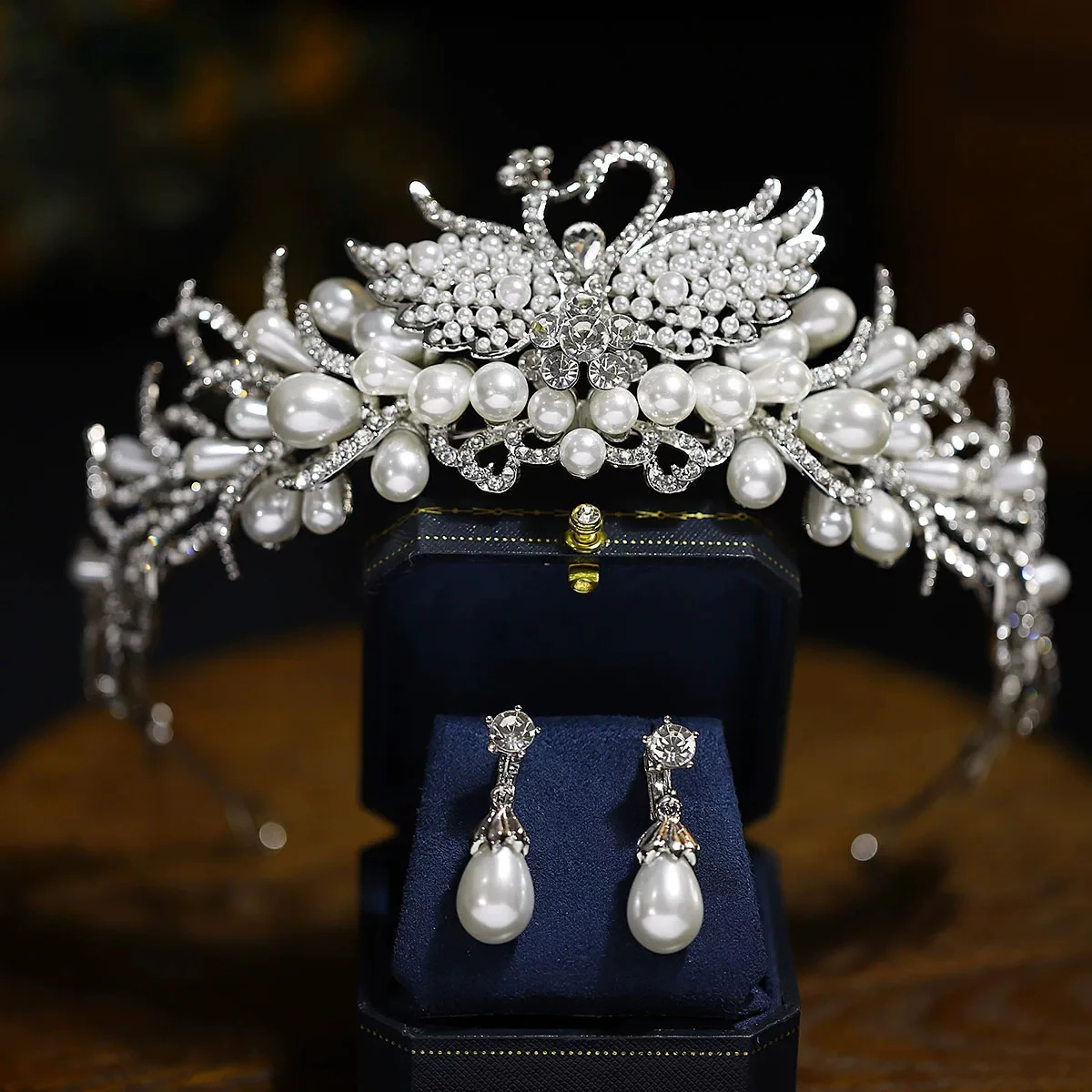 Bridal Crown Headwear Crystal Pearl Swan Main Veil Design Wedding Luxurious and Grand Princess Crown Accessories