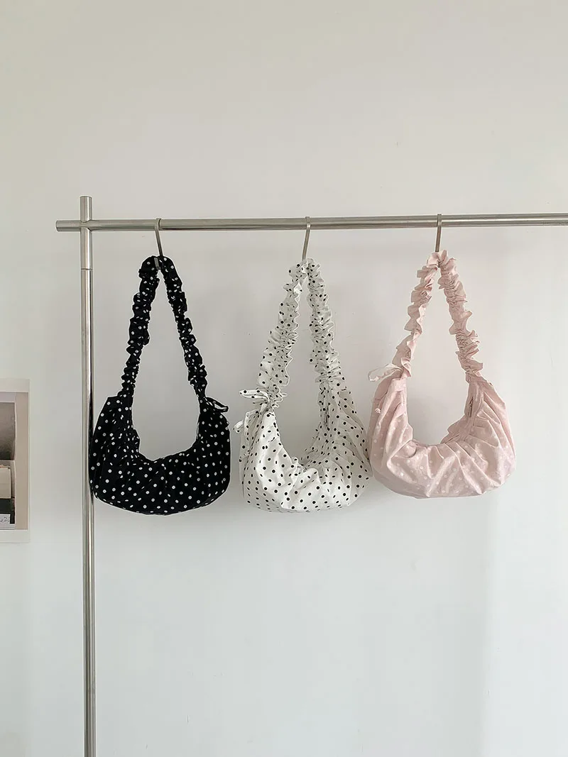 

Large Capacity Polka Dot Retro Crossbody Bag Women Underarm Bag All Matched Pleated Dumpling Bag for Outdoor Travel Clutch Purs