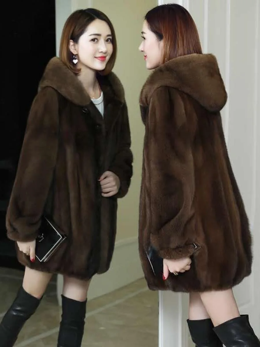 

Новая женская шуба из искусственного меха Haining, средней длины, с капюшоном, утепленная, в корейском стиле, свободного кроя, больших размеров, повседневная, теплая, для ежедневной носки