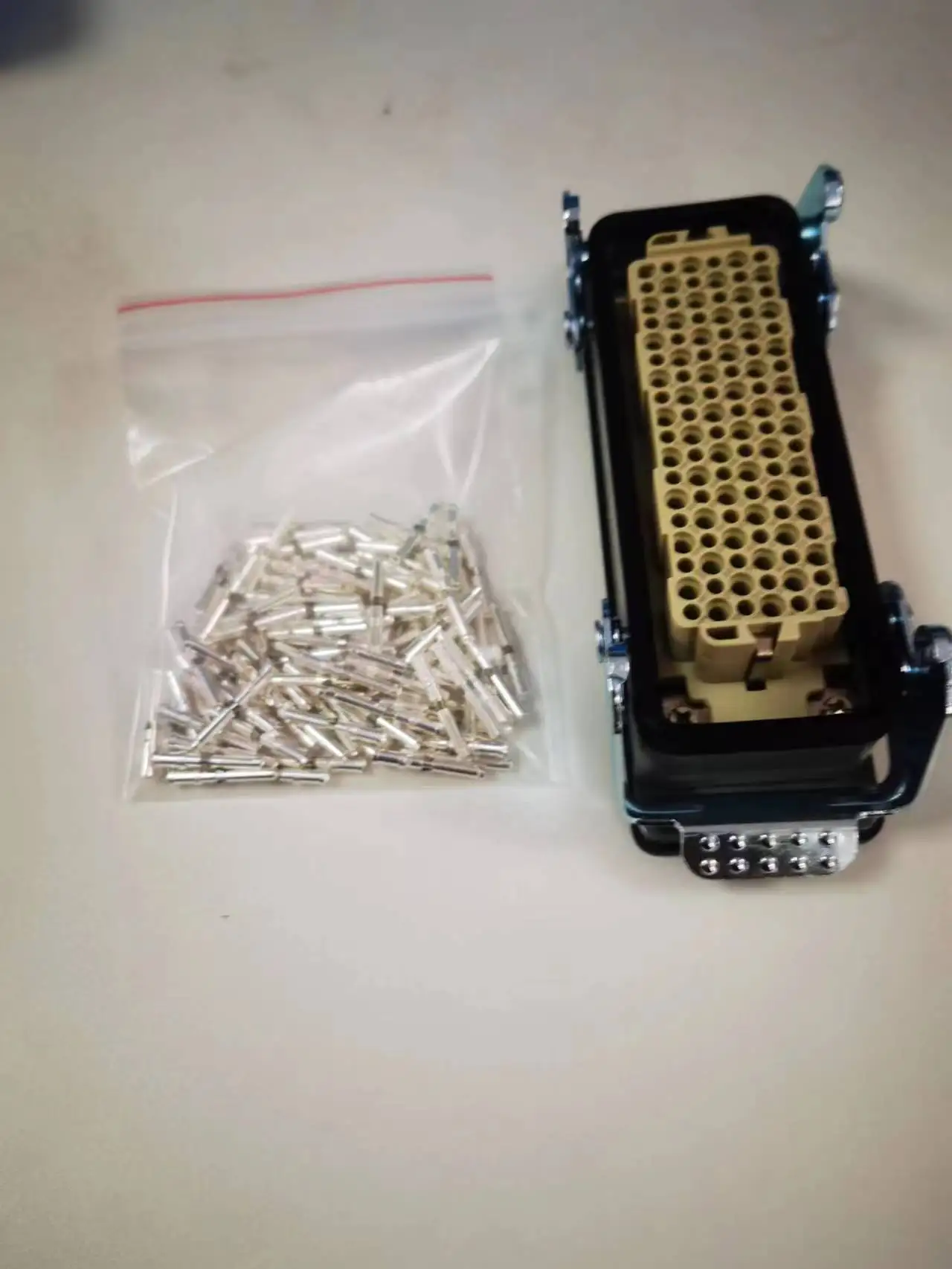 108 pins Female socket of Heavy duty connector  Aviation waterproof connector 250V 10A