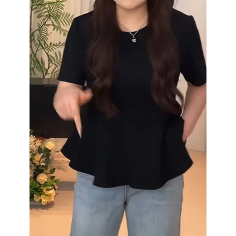 Plus size, top for summer 2025 new women's clothing, loose fitting and belly covering design, black and white 3510
