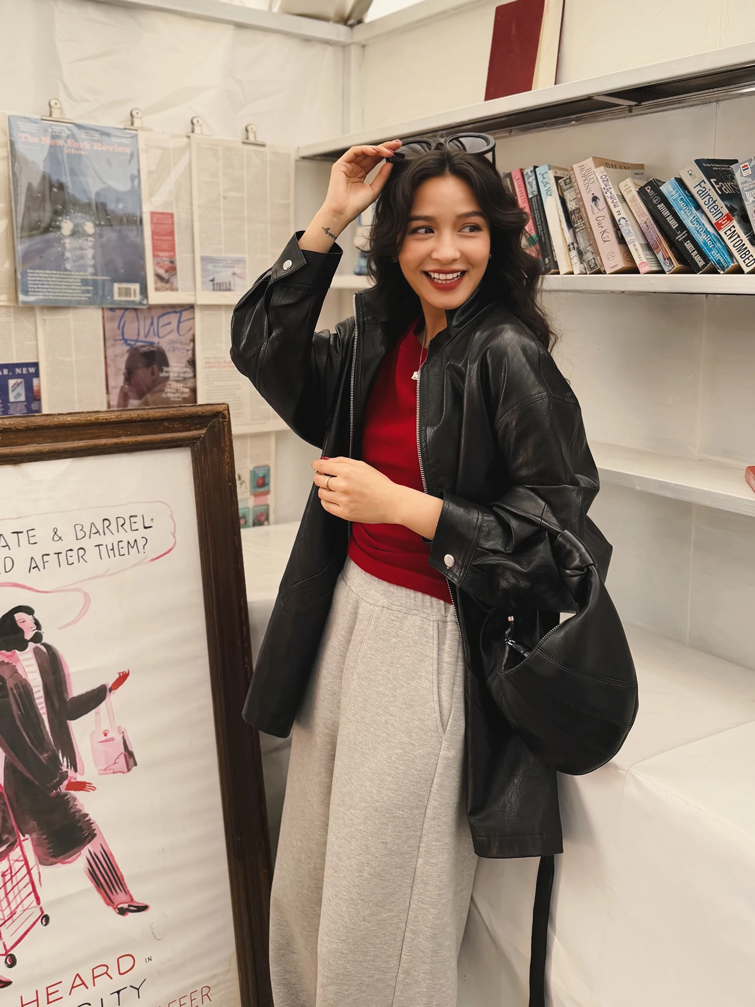 

Original Elwing Vintage Stand Collar Loose Fit PU Leather Jaet with Waist Belt mid Length Zipper Coat for Young Women