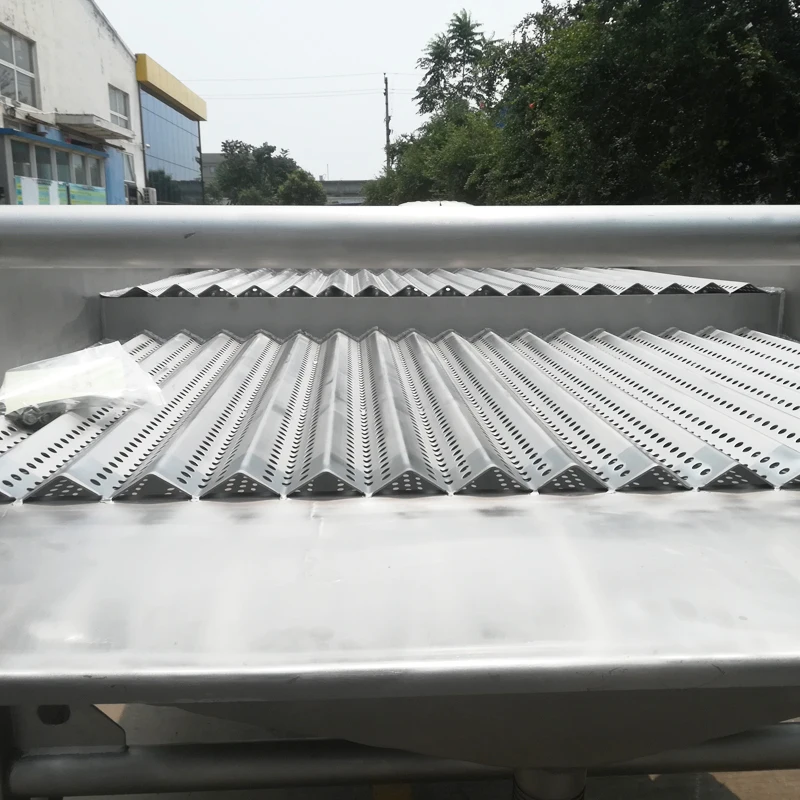 Industrial SUS304 Three Layers Linear Vibrating Sieving Machine for Granule Plastic Pellets Grain with Screens Interchangeable