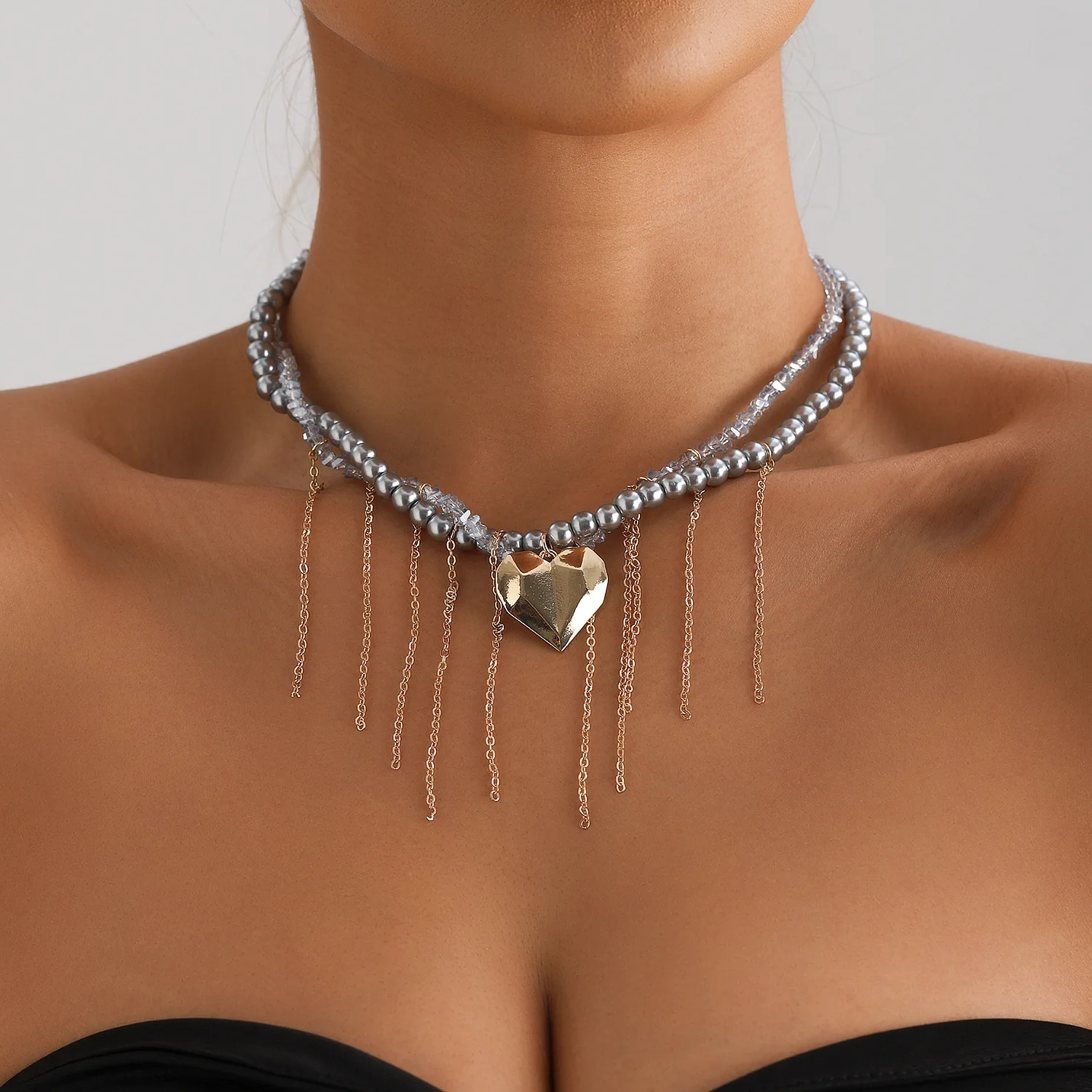 

Vintage Heart-shaped Tassel Necklace for Women Double Layer Cross Glass Bead Clavicle Chain Necklace Fashion Exquisite Jewelry