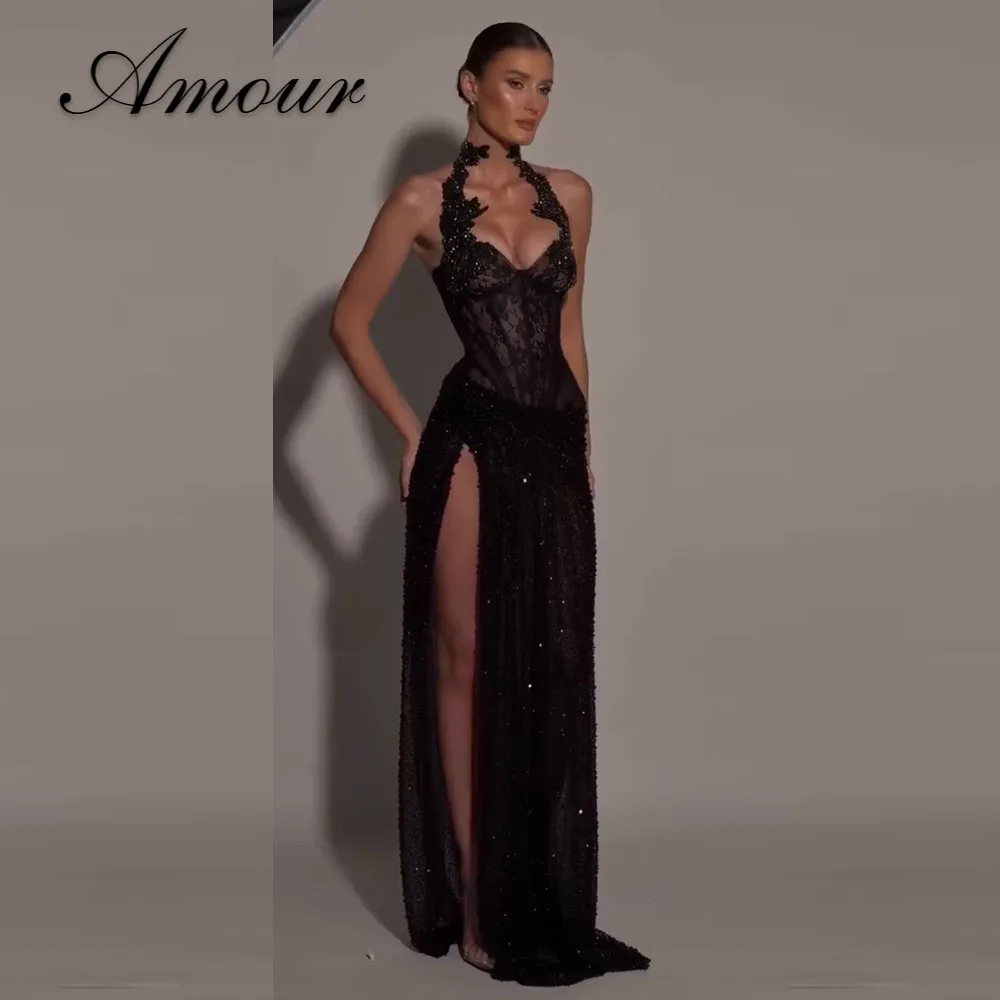 Amour Maßgeschneidertes Abendkleid mit Neckholder, hohem Seitenschlitz, Meerjungfrauen-Schnitt, Gala-Kleid, bodenlanges Kleid mit V-Ausschnitt und floraler Spitze, Jet-Black-Kleid