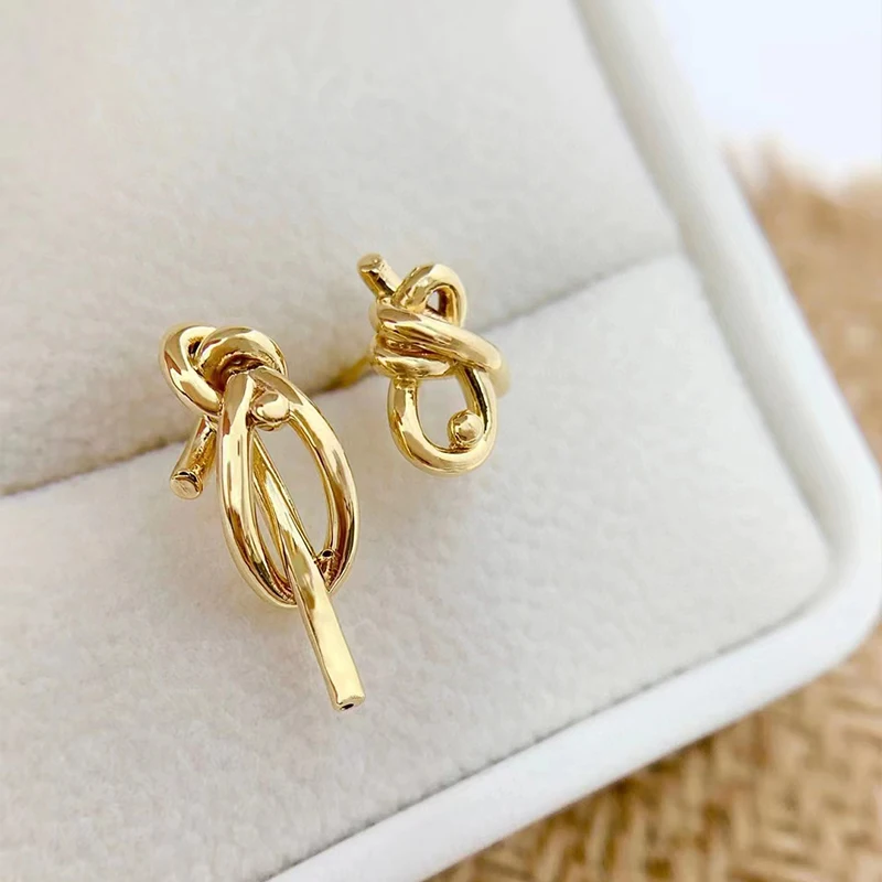 MIQIAO Real 18K Gold Simple Knot Design Earrings Pure AU750 Classic Fashion Earrings for Women Fine Jewelry Gift