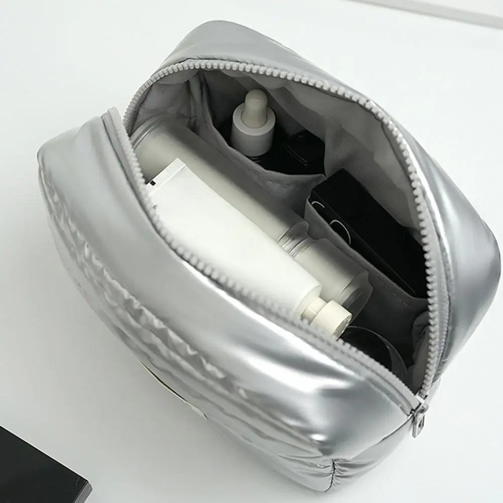 

Skin-friendly Makeup Storage Bag Portable Women's Makeup Organizer Bag with Waterproof Zipper Travel Toiletry for Girls for Home