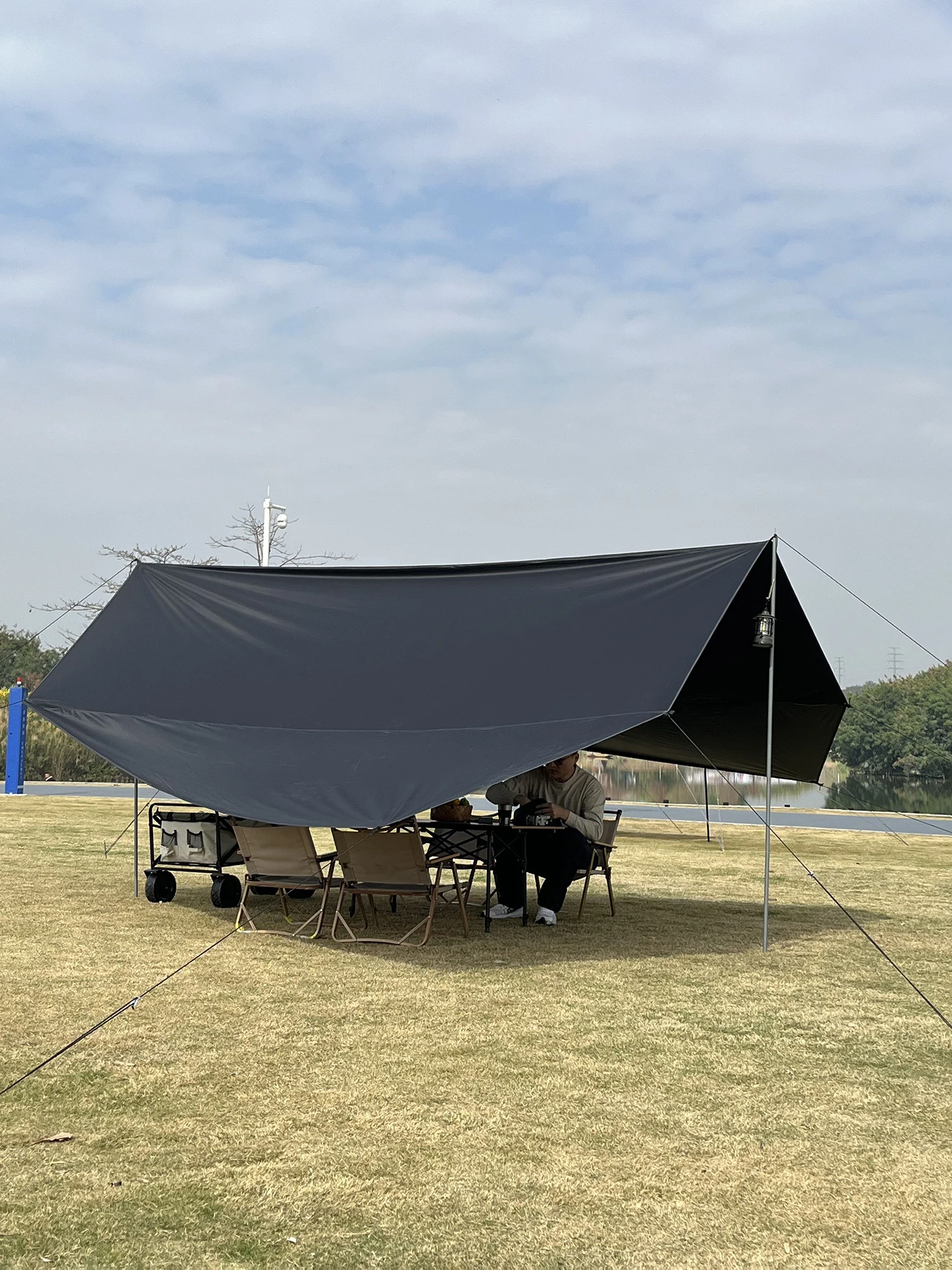 Schwarz Beschichtete Wasserdichte Plane 2,5x4m Auto-Seitenmarkise Sonnenschutz Outdoor Camping Überdachung SUV Zelt UV-Schutz Kofferraum-Abdeckung – Detail 40