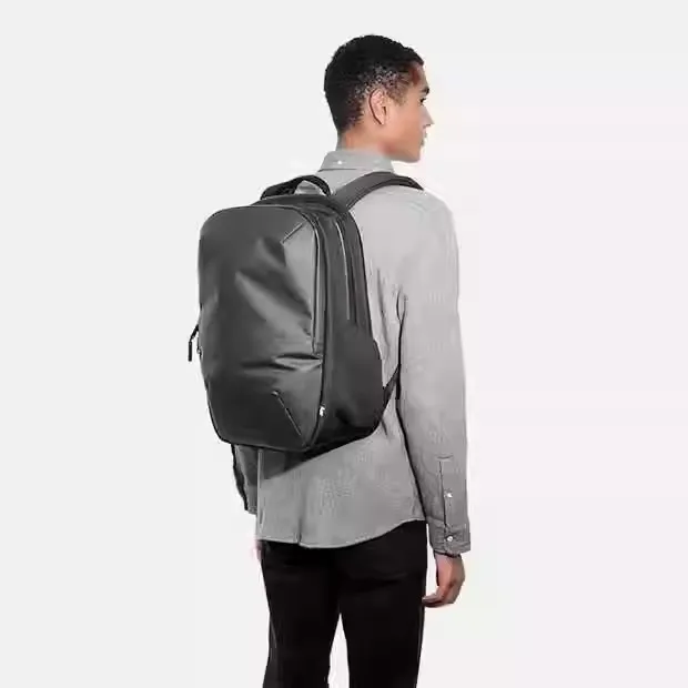 Mochila Tech Pack 2 de Nailon Balístico de 17L, Resistente al Agua, Gran Capacidad, Versátil, Elegante, Informal, para la Escuela, Libros, Duradera
