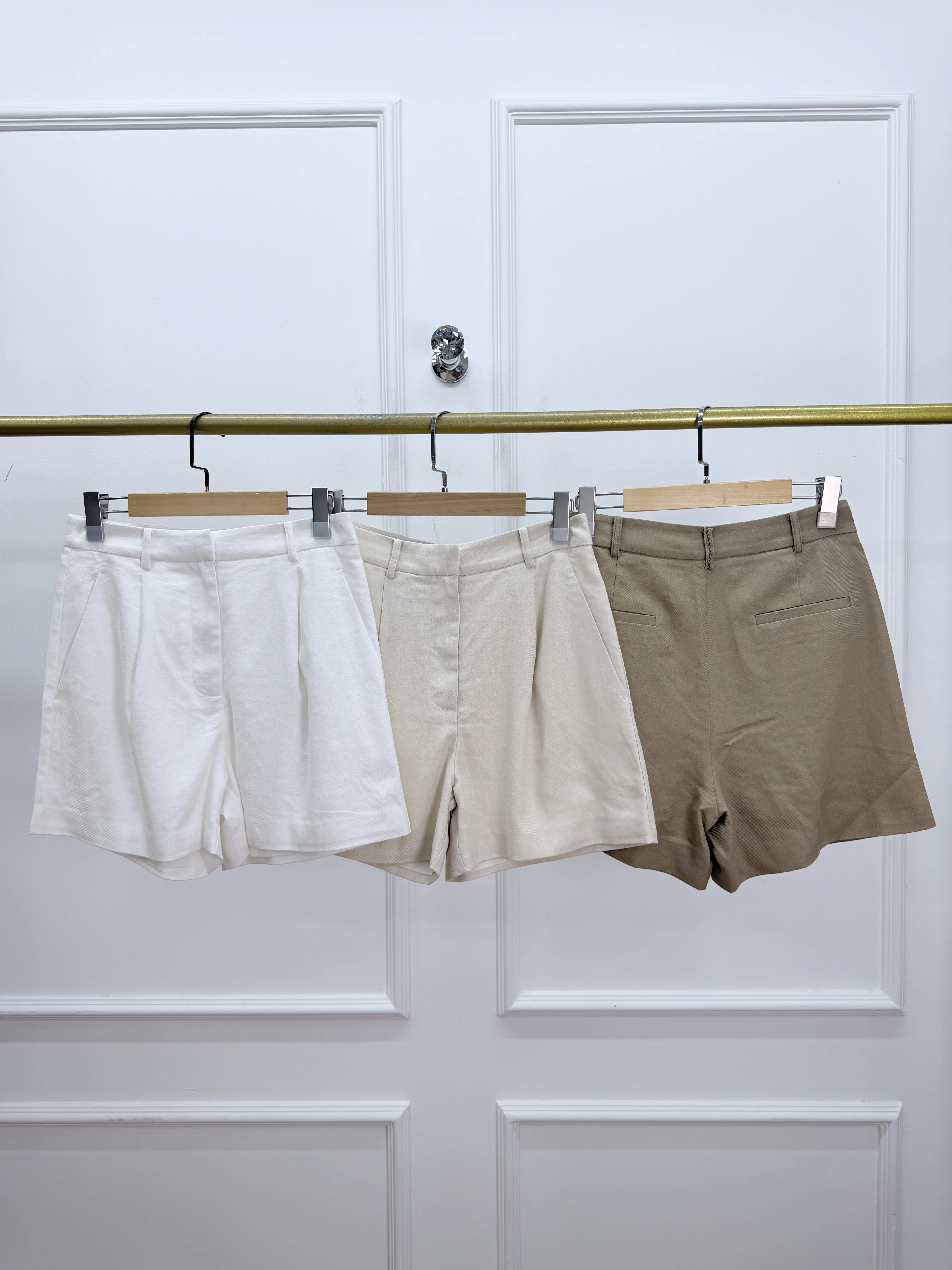 

2026 Spring/Summer New Arrivals: High-Quality Solid-Color Straight-Leg Women's Shorts—Versatile and Stylish