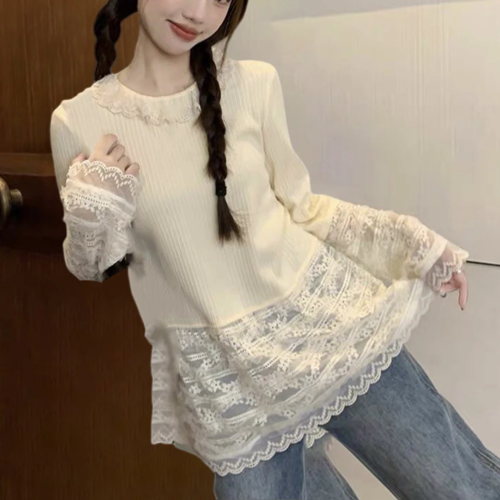 Fashionable Casual T Shirt Featuring Elegant Lace Stitching Suitable as an Everyday Essential in Your Wardrobe