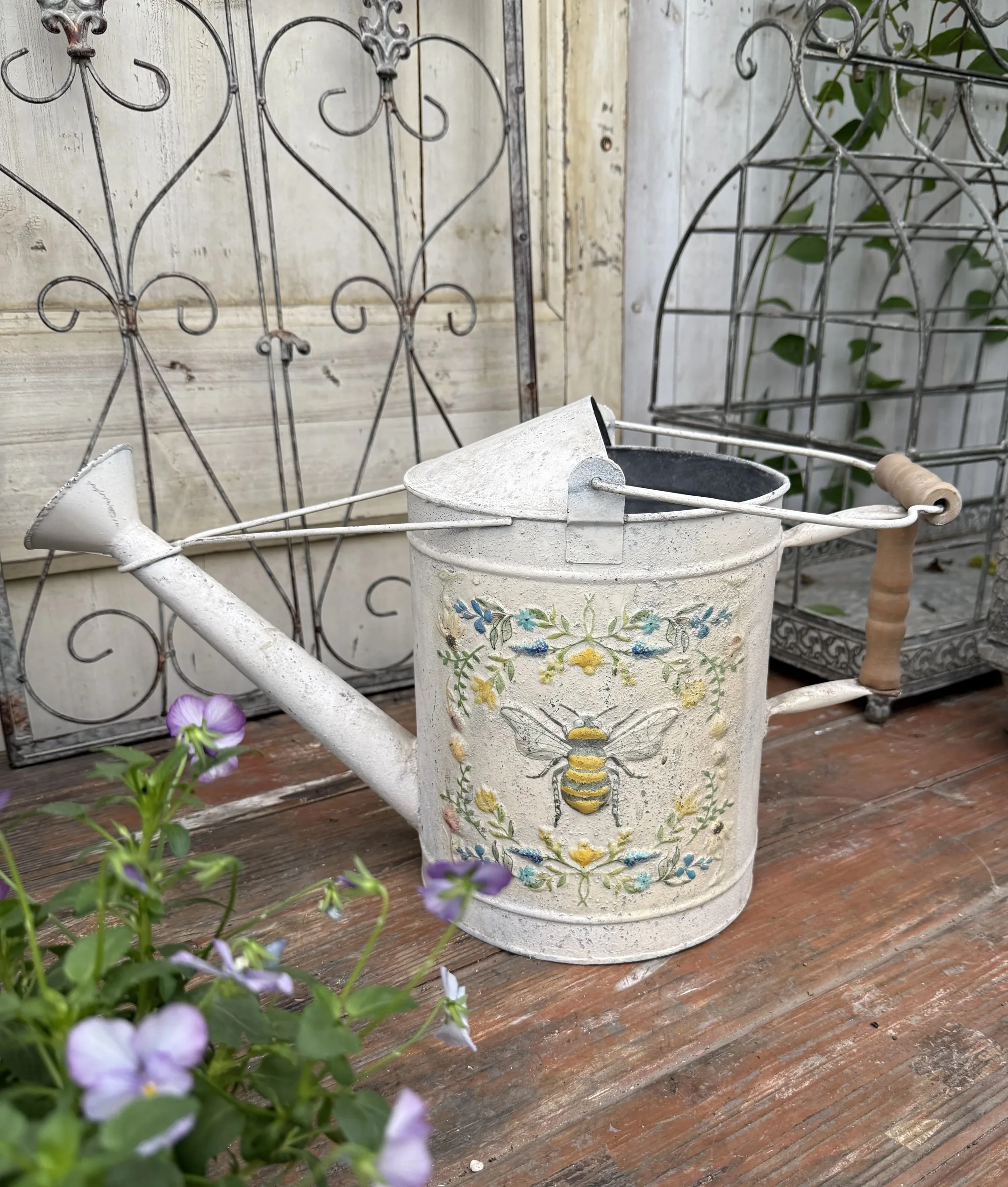 Vintage Distressed Metal Watering Can with Bee and Floral Design, Antique White, 17.7 x 9.8 Inch