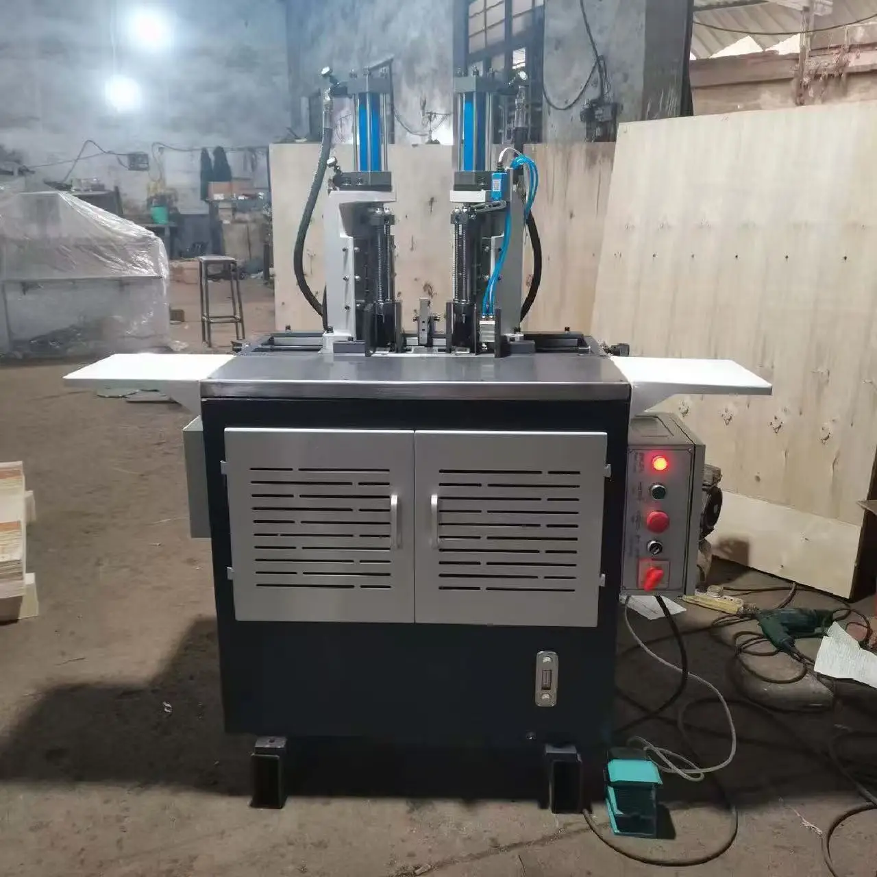 Pneumatic Double-Head Beveling Fish Cutting Machine // Motor CE Certified Computerized Notebook Case