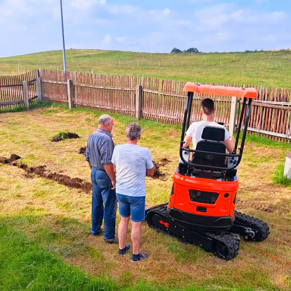 

Мини-экскаватор 1,8-тонный EPA/EURO5, новый гусеничный экскаватор, двигатель Kubota, скидка 40%