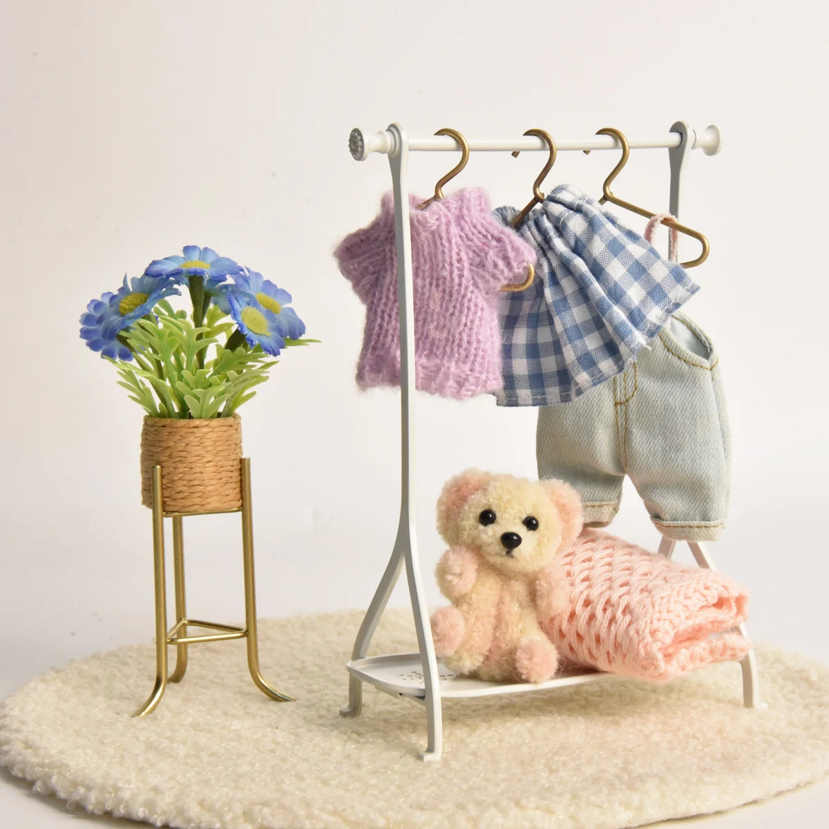 Miniature Furniture Metal Floor-Standing Clothes Rack, Includes 3 Small Metal Hangers, Suitable for 1:8-1:12 Scale Mini House Decoration