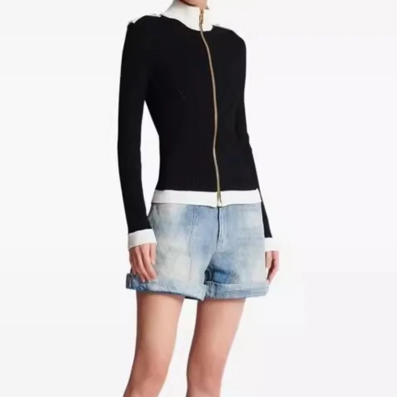 Herbst 2025, neue Damen-Strickjacke mit Stehkragen, Metallknöpfen, verziert, Reißverschluss, offener Cardigan, Y2K, hochwertige, modische High-Street-Strickjacke