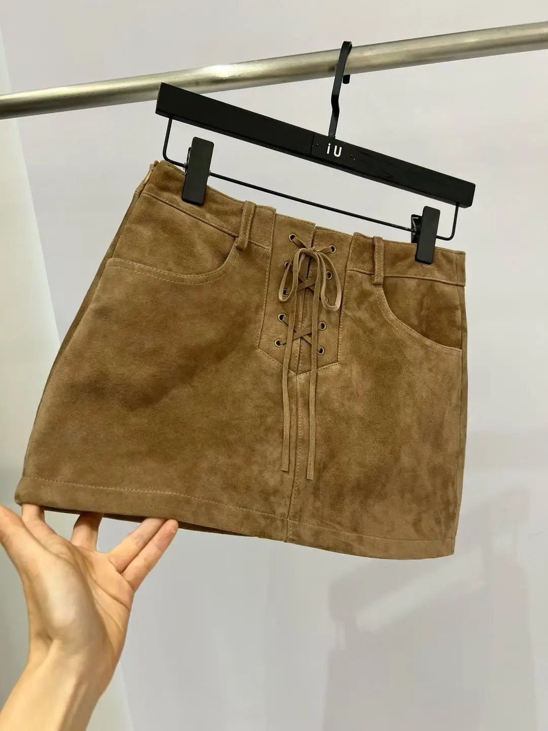 

Fashion Retro Genuine Suede Real Leather Mini Skirt Lambskin Midi Skirt with Women Women Cross Tied Sexy Short Skirt