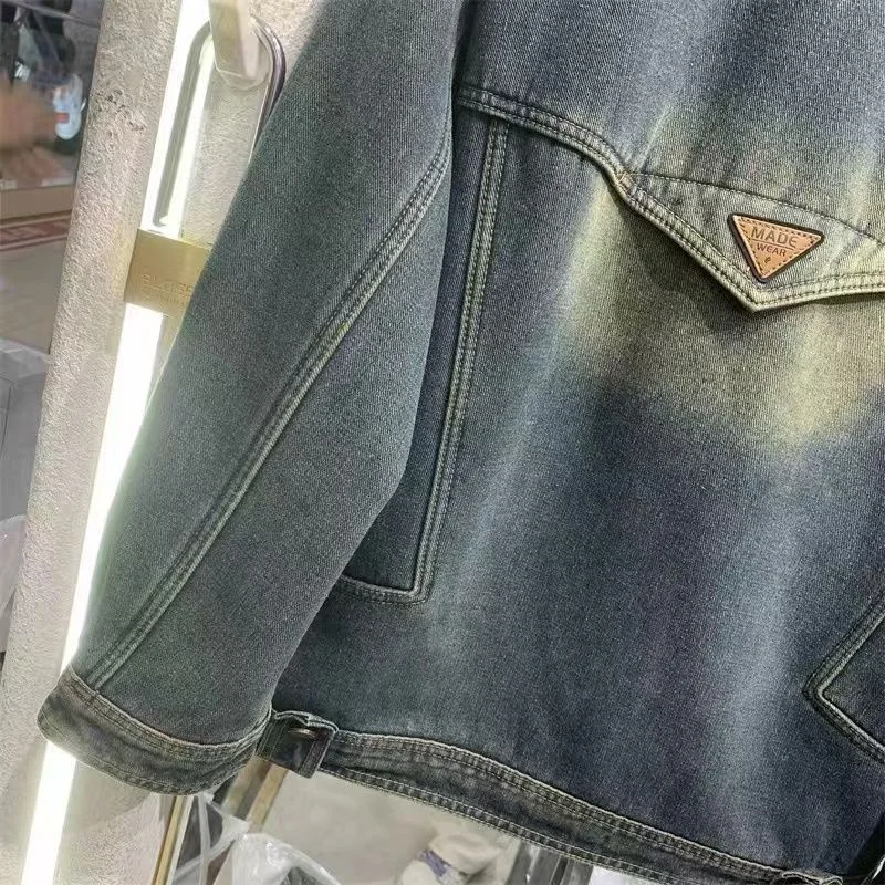 2024 Autumn And Winter Velvet Padded Denim Jacket Women's Short Top New Fashion Retro Knitted Short Warm Coat With Raw Edges Top