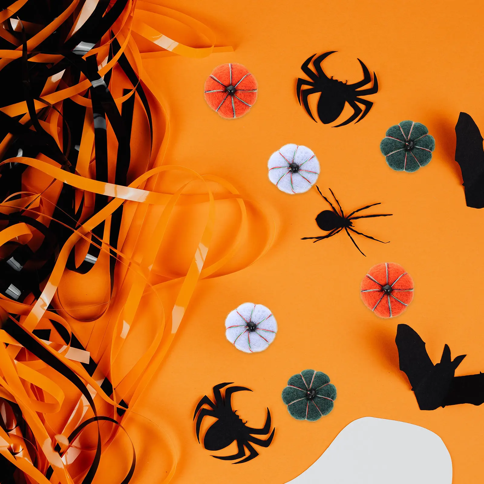 

16Pcs Wool Felt Pumpkin Ornaments Halloween Decoration Set for Party Home Door Wall Window Tree Fireplace Yard Porch Festive
