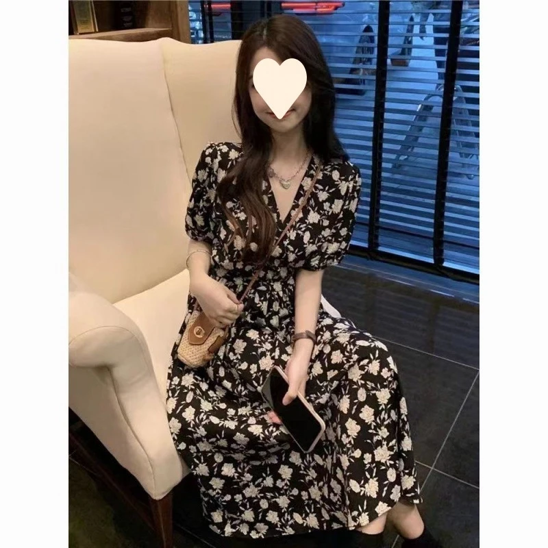 

Новое летнее винтажное платье во французском стиле с цветочным принтом, черное, с завышенной талией, для женщин, коллекция 2025 года. Элегантное длинное платье.